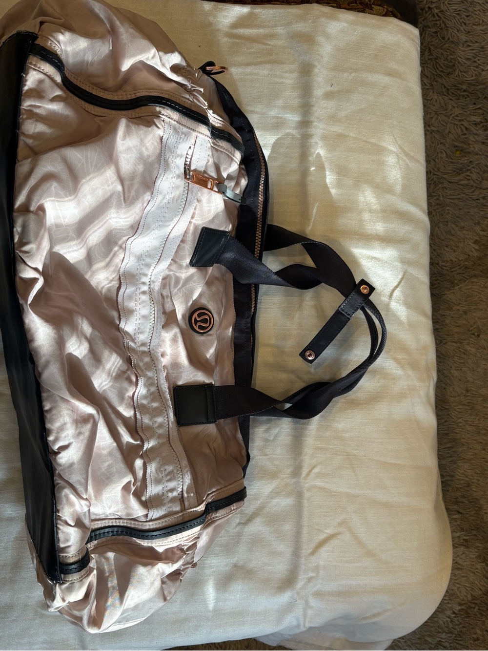 Lululemon weekend warrior bag
